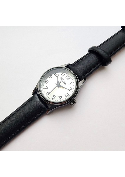 Retro Kadın Kol Saati, Vintage Tasarım, Klasik Tasarım, Siyah Kasa, Minimal Tasarım, Kayışlı fırsatları