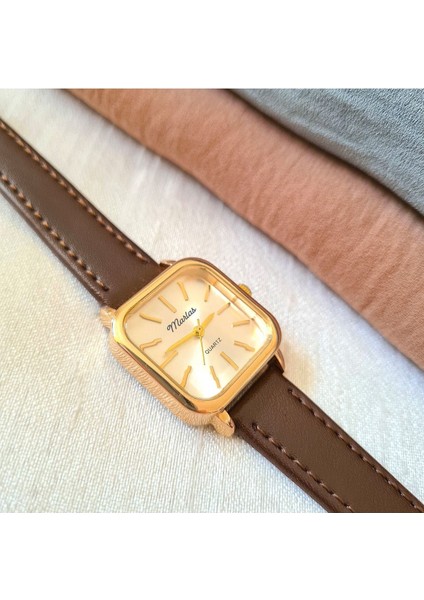Retro Kadın Kol Saati, Vintage Tasarım, Minimal Tasarım, Gold Rengi, Koyu Kahve Kayış