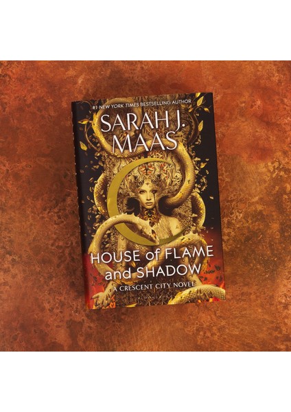 House Of Flame And Shadow / The International Bestseller And The Smouldering Third Instalment In The - Sarah J. Maas