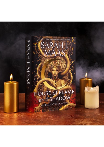 House Of Flame And Shadow / The International Bestseller And The Smouldering Third Instalment In The - Sarah J. Maas