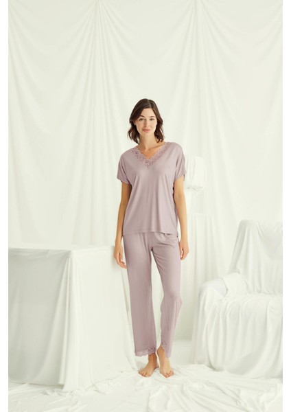 Kadın Kısa Kollu V Yakalı Dantelli Pijama Takımı