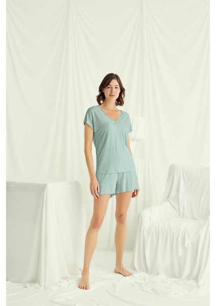 Kadın V Yaka Kısa Kollu Şortlu Pijama Takımı-Açıkyeşil