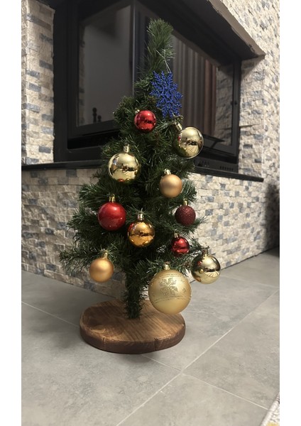 Yılbaşı Ağacı 60 cm Kütük Tabanlı Süsler ile Birlikte