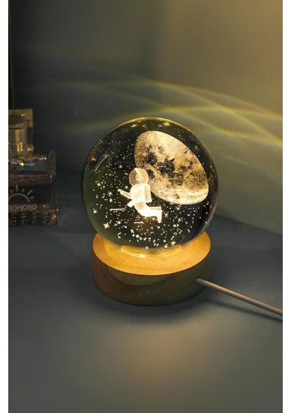 Işıklı Astronot Dolunay Cam Küre Ahşap Stant 3D Dolunay Lamba Usb'li Kristal Top Ay Işıklı Kar Küre