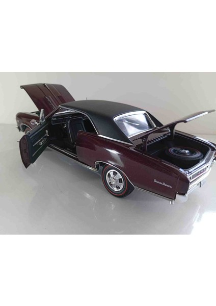 Dianomi Autoworld 1:18 1966 Chevrolet Chevelle Ss 396 ( Diecast Metal Model)