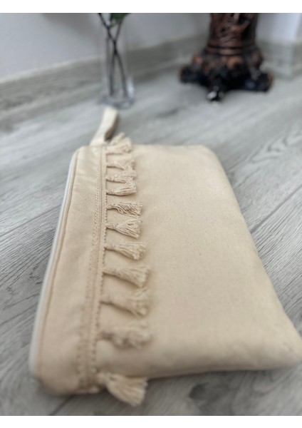 Bej Püskül Detaylı Astarlı Portföy Clutch El Çantası