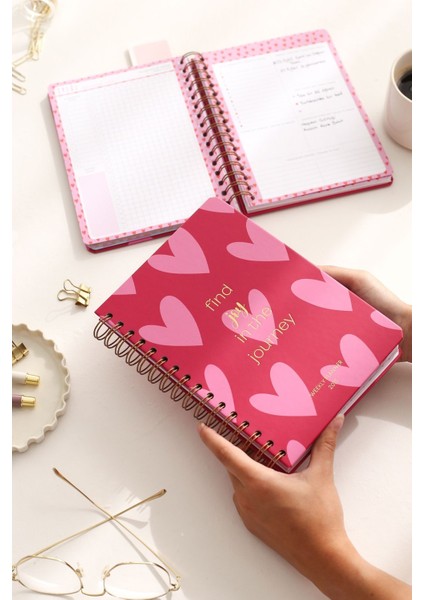 Tekno Trust 2025 Yılı A5 Haftalık Ajanda Spiralli 15X21 cm - 12 Aylık - Motivasyon Sayfalı Kalpler fiyatları