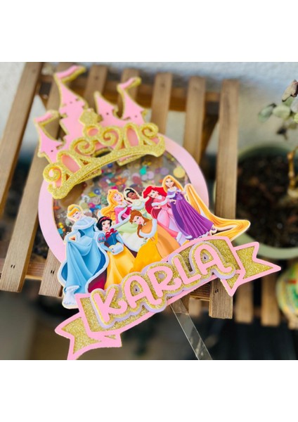 Prensesler Temalı Kız Çocuk Doğum Günü İsme Özel Kişiselleştirilebilir 3D Pasta Parti Süsü (24X17cm) fiyatları