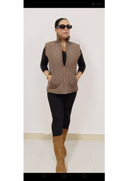 Büyük Beden Kadın Kapitone Kumaş Içi Astarlı Yan Cepli Fermuar ve Çıtçıt Kapamalı Yelek