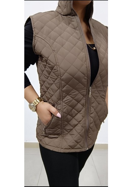 Büyük Beden Kadın Kapitone Kumaş Içi Astarlı Yan Cepli Fermuar ve Çıtçıt Kapamalı Yelek modelleri