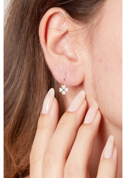 Tekno Trust Kadın Kalp Model 925 Ayar Gümüş Çocuk Küpesi