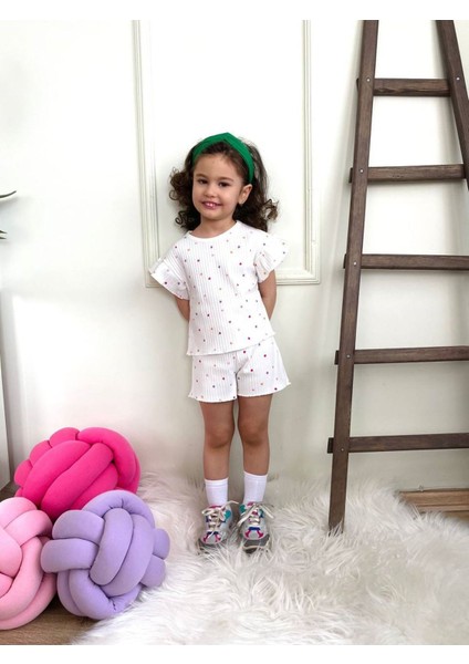 Fitilli Kumaş Mini Kalpli Fırfırlı Kollu Şortlu Kız Çocuk Kısa Kol Takım Ekru 6349-E
