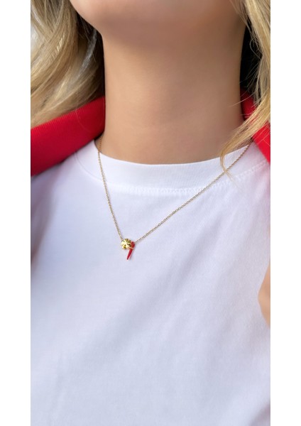 Kırmızı Ip Detaylı Yonca Şans Çelik Kolye