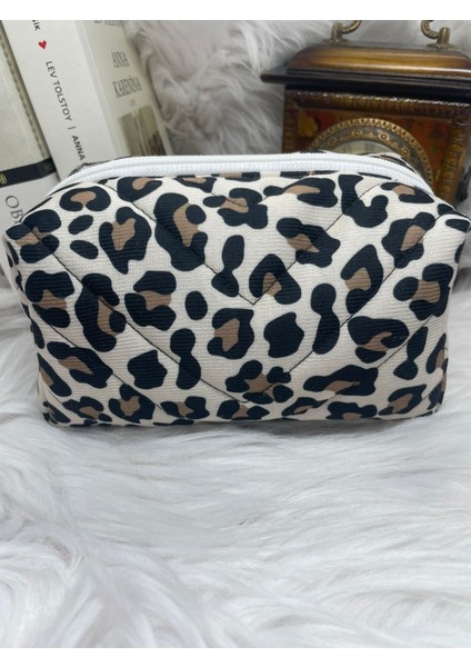 Leopar Desenli Fermuarlı Makyaj Çantası - 20*12 cm