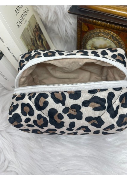 Leopar Desenli Fermuarlı Makyaj Çantası - 20*12 cm