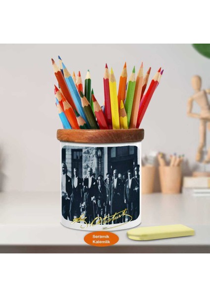 Dik Duruşlu Mustafa Kemal Atatürk Ahşap Seramik KALEMLIK-814