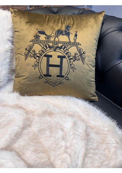 H Araba Nakışlı Kırlent Kılıfı fiyatları