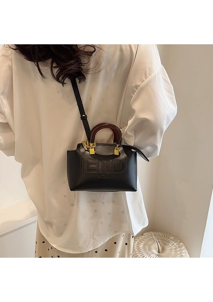 Popüler Kadın Büyük Kapasiteli Moda Crossbody Çanta Niş Üst Düzey Trend Taşınabilir Yastık Çantası (Yurt Dışından)