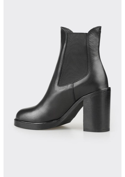 Siyah Deri Kadın Topuklu Bot modelleri