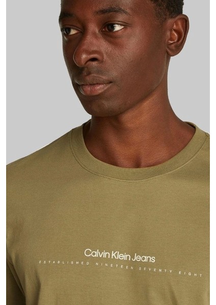 Mınımal Logo Tee fırsatları