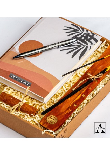 Kişiye Özel Tasarım Defter ve Tükenmez Kalem - Ahşap Tütsülük - 4 Adet Tütsü - Mum Hediye Seti fiyatları