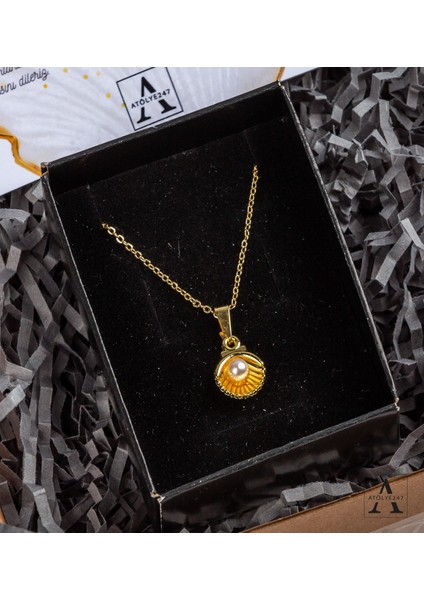 Kişiye Özel Harfli Porselen Kupa - Inci Kolye - Istiridye Mum Hediye Seti modelleri