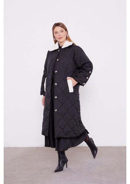 Siyah Kürk Detaylı Kapitone Mont