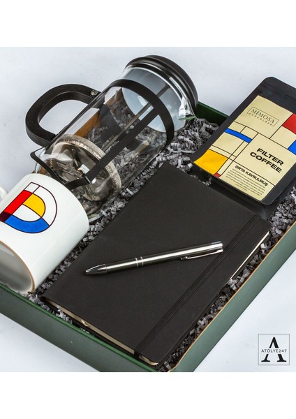 Kişiye Özel Mondrian Premium Hediye Seti- Beyaz Baskılı Kupa - Siyah Defter - Siyah Kalem - Cam French Press - Mimosa Filter Coffee fiyatları