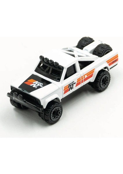 1/64 Ölçek Tekli Regular Arabalar HTF00 Hw Hot Trucks / '73 Jeep J10 (Beyaz)