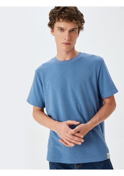 Bisiklet Yaka Kısa Kollu Etiket Detaylı Basic T-Shirt