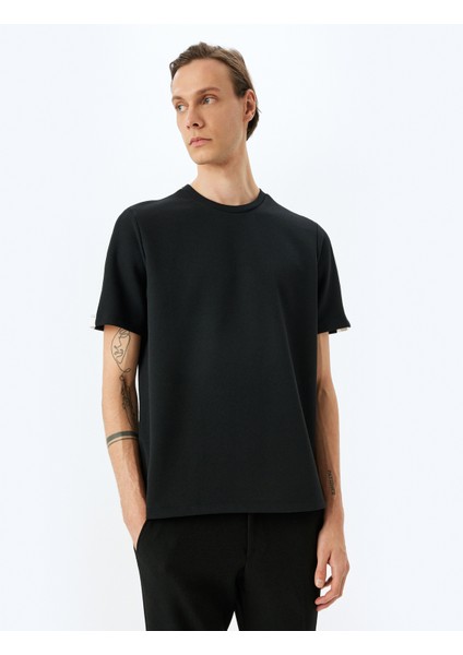Şerit Detaylı Regular Fit Pamuk Karışımlı Bisiklet Yaka Kısa Kollu T-Shirt