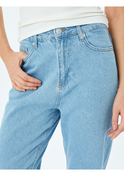 Yüksek Bel Bol Kalıp Düz Kısa Paça Düğmeli Cepli Pamuklu Kot Pantolon - Mom Jean indirimleri