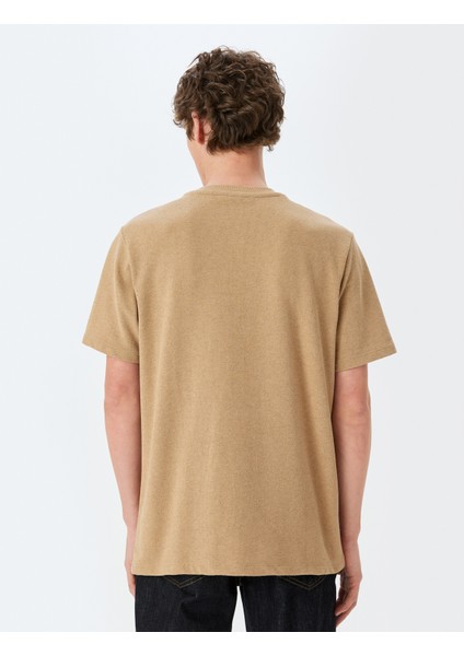 Bisiklet Yaka Kısa Kollu Etiket Detaylı Basic T-Shirt fırsatları