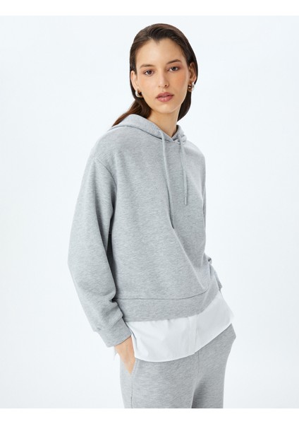 Çift Kumaş Kullanımlı Üç Iplik Kapüşonlu Oversize Sweatshirt