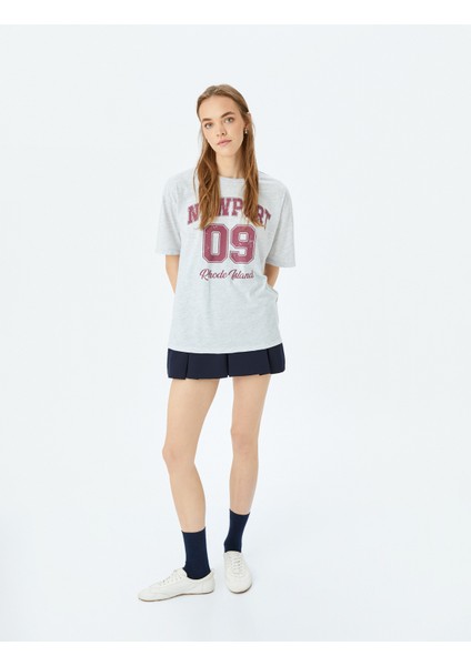 Kolej Baskılı Bisiklet Yaka Kısa Kollu Oversize T-Shirt fiyatları