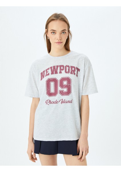 Kolej Baskılı Bisiklet Yaka Kısa Kollu Oversize T-Shirt modelleri