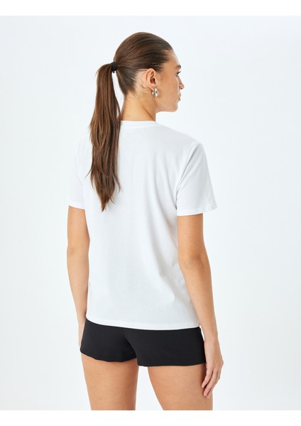 Pamuklu Kısa Kollu Bisiklet Yaka Fiyonk Baskılı T-Shirt fırsatları