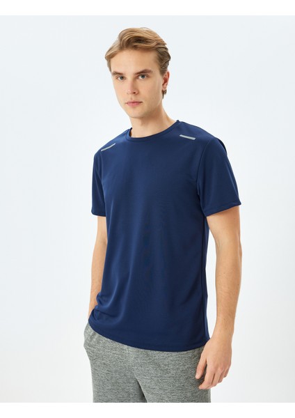 Bisiklet Yaka Baskı Detaylı Kısa Kollu Basic Spor T-Shirt modelleri