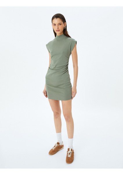 Kap Kol Dik Yaka Slim Fit Mini Elbise
