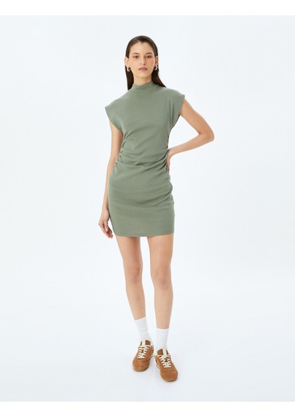 Kap Kol Dik Yaka Slim Fit Mini Elbise