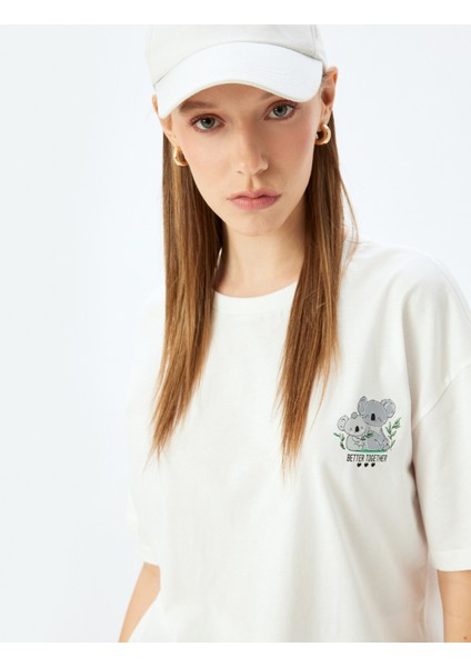 Koala Baskılı Bisiklet Yaka Rahat Kalıp Kısa Kollu T-Shirt