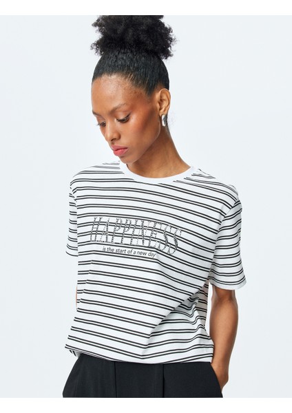 Pamuklu Bisiklet Yaka Kısa Kollu Baskılı Taşlı Çizgili T-Shirt