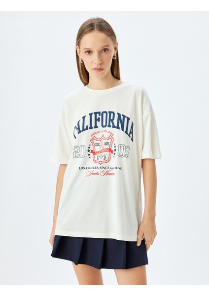 Bisiklet Yaka Kısa Kollu Kolej Baskılı Oversize T-Shirt modelleri