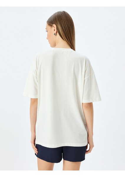 Bisiklet Yaka Kısa Kollu Kolej Baskılı Oversize T-Shirt fırsatları