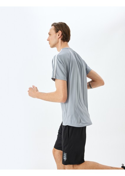 Bisiklet Yaka Biyeli Kısa Kollu Spor T-Shirt