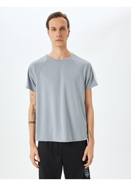 Bisiklet Yaka Biyeli Kısa Kollu Spor T-Shirt modelleri