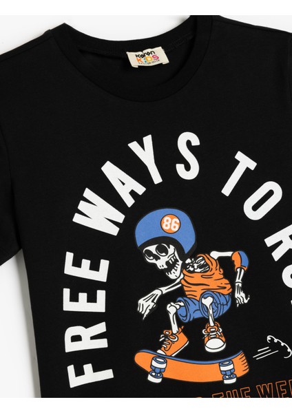 Kısa Kollu Bisiklet Yaka Kaykay Baskılı T-Shirt modelleri