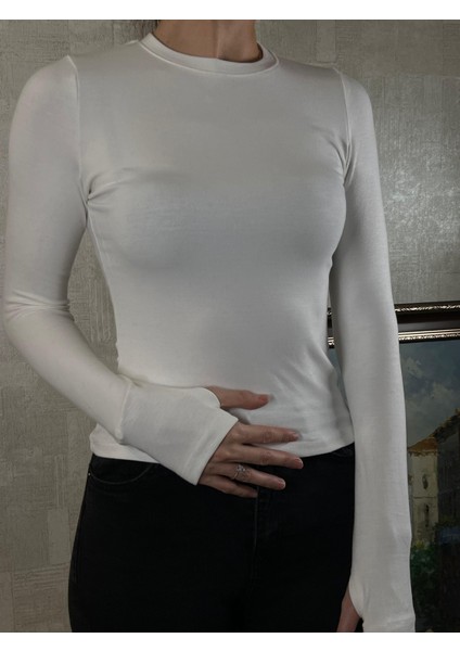 Uzun Kollu Parmak Detaylı Body -Siyah ve Beyaz, Şık ve Rahat - Yumuşak Doku, Günlük ve Özel Kullanım