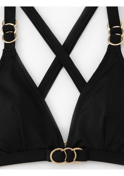 Aksesuar Detaylı Arkası Çapraz Askılı Üçgen Bikini