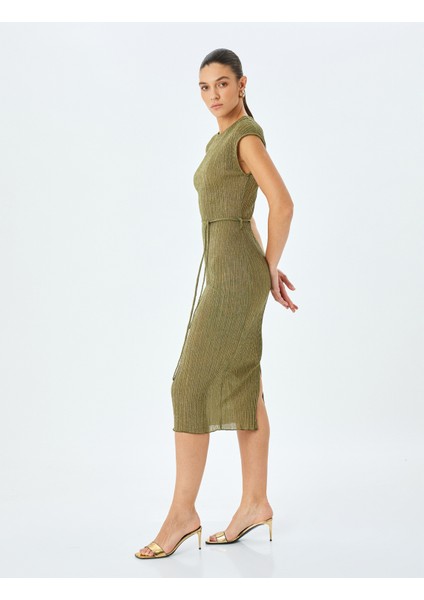 Bisiklet Yaka Kolsuz Kemer Detaylı Midi Boy Piliseli Elbise fiyatları